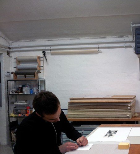 Andreas Albrectsen signing his etching Second Nature