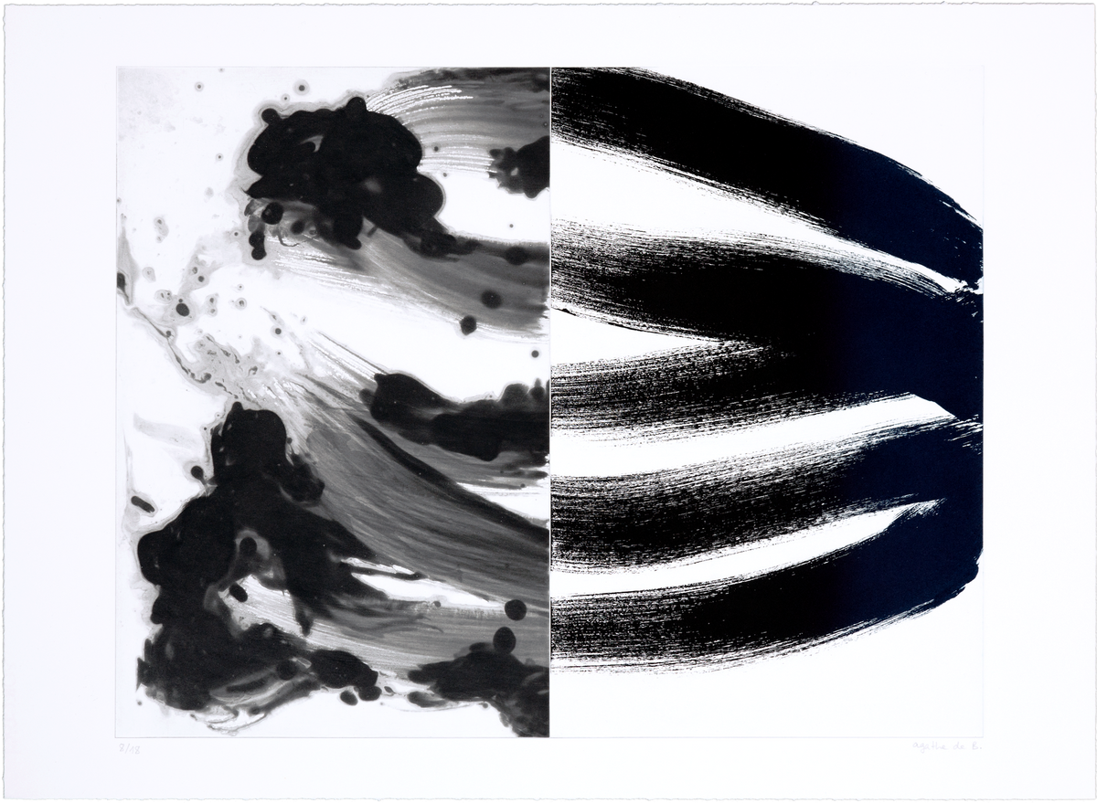 Agathe de Bailliencourt abstract etching, Pre-delay (Prussian blue). Soft fluid blue gradients on the left contrast with bold black brushstrokes on the right.